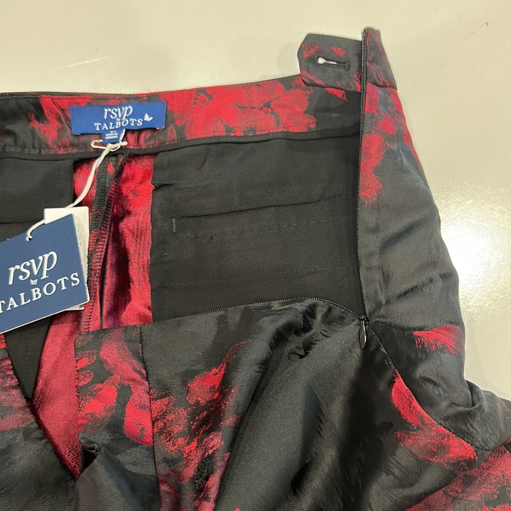 TALBOTS Hampshire Red & Black Floral Ankle Pants 6P - Picture 12 of 13